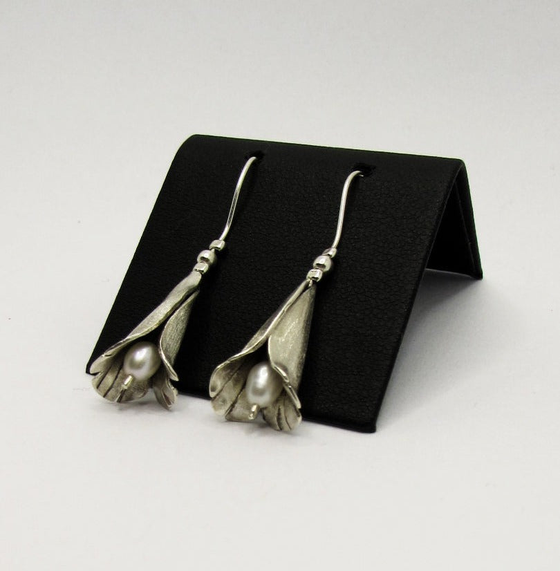 Boucles d'oreilles tulipe, perles d'eau douce