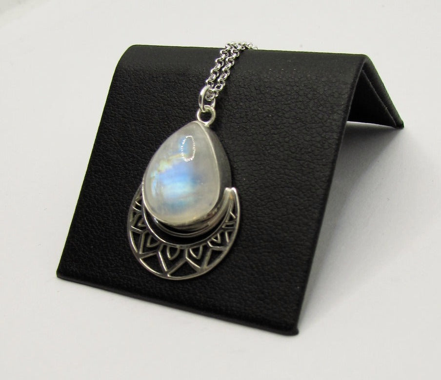 Collier labradorite blanche et lune ajourée