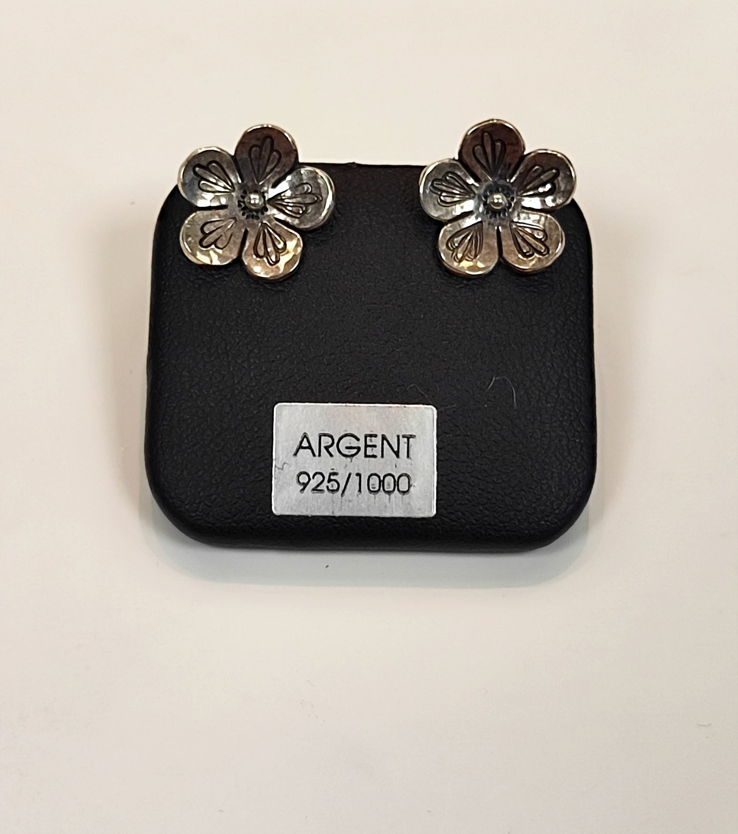 Puces d'oreilles fleurs argent massif