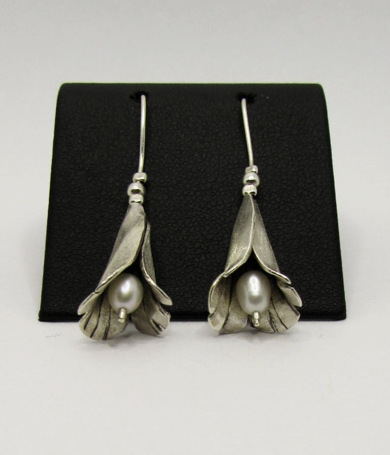 Boucles d'oreilles tulipe, perles d'eau douce